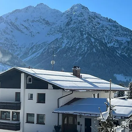 Alpenhirsch - Hirschegg (Vorarlberg)