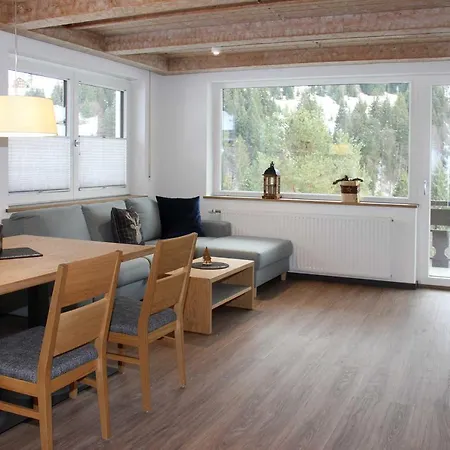 Alpenhirsch - * Hirschegg (Vorarlberg)